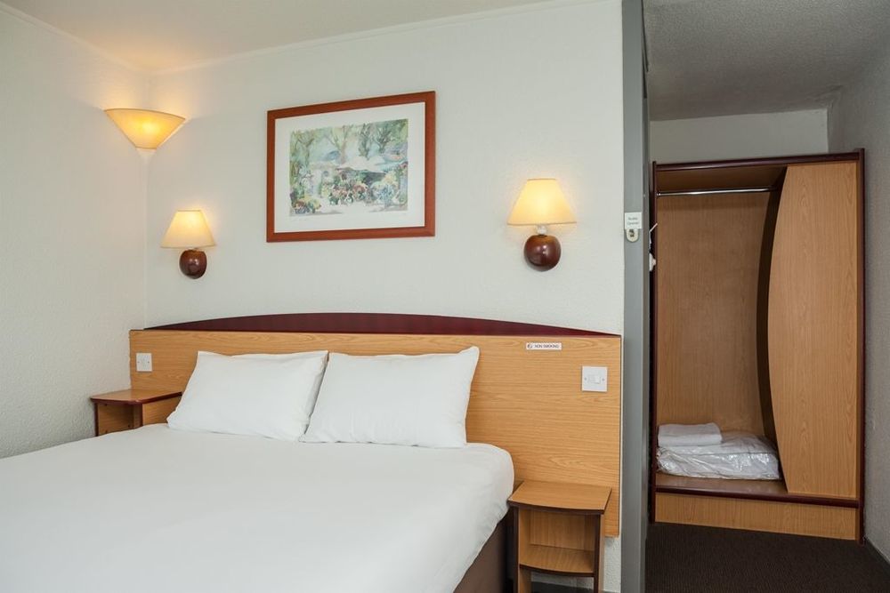 Campanile Hotel - Basildon - East Of London Room photo